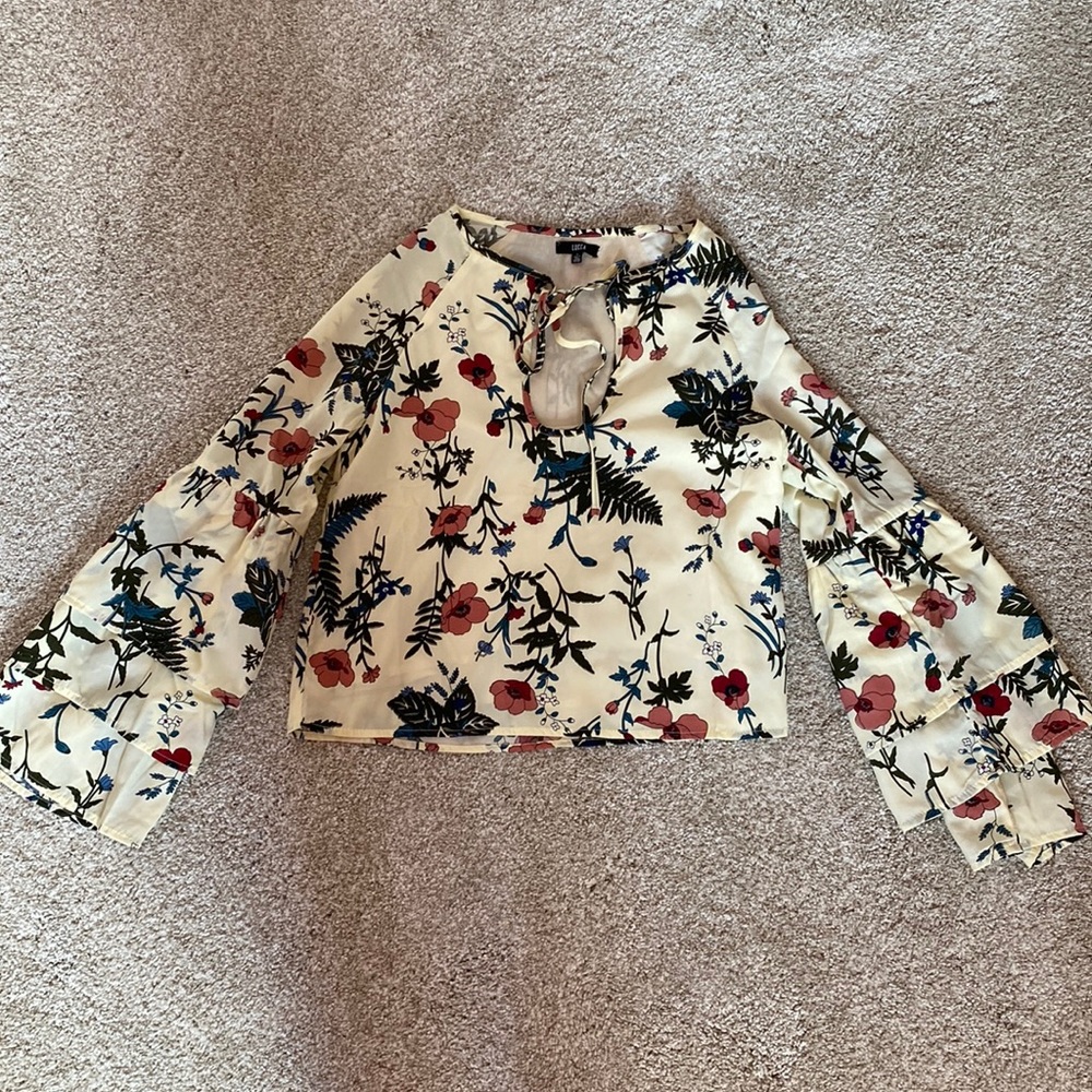 Floral bell sleeve blouse